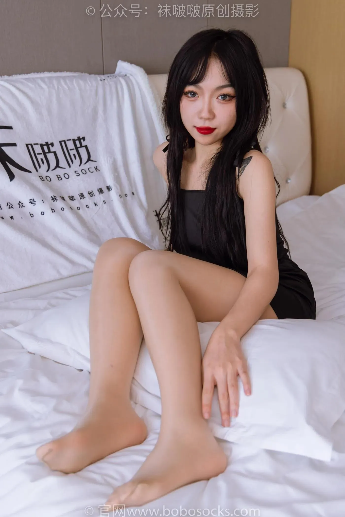 [BoBoSocks袜啵啵]NO.170 周周-两双高跟凉鞋、油亮肉丝、厚肉丝、两双丝袜叠穿 [158P]插图2